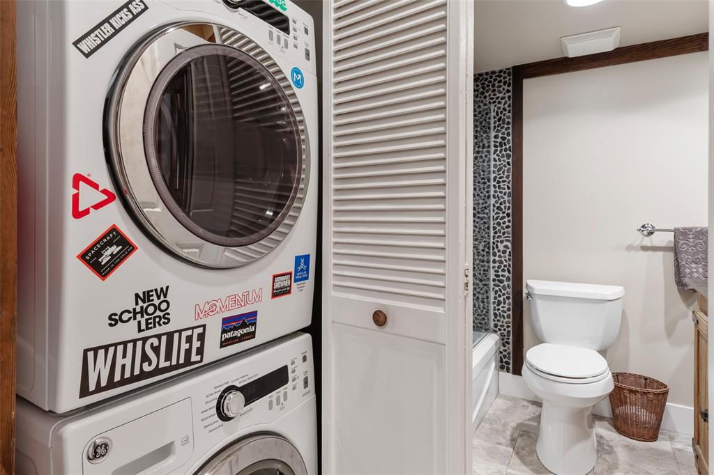 #207 – 2050 Lake Placid Road