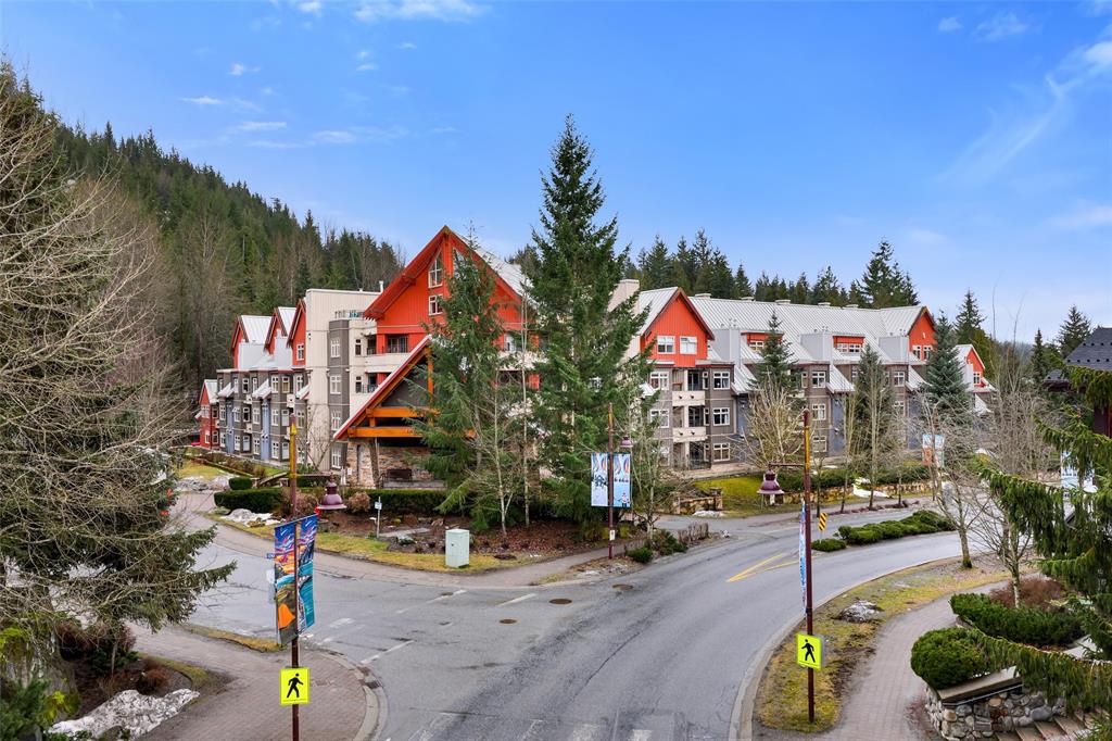 #207 – 2050 Lake Placid Road