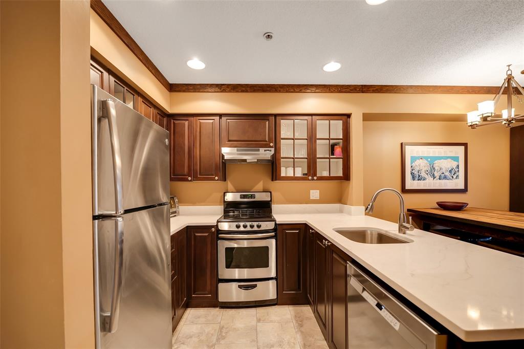 #207 – 2050 Lake Placid Road