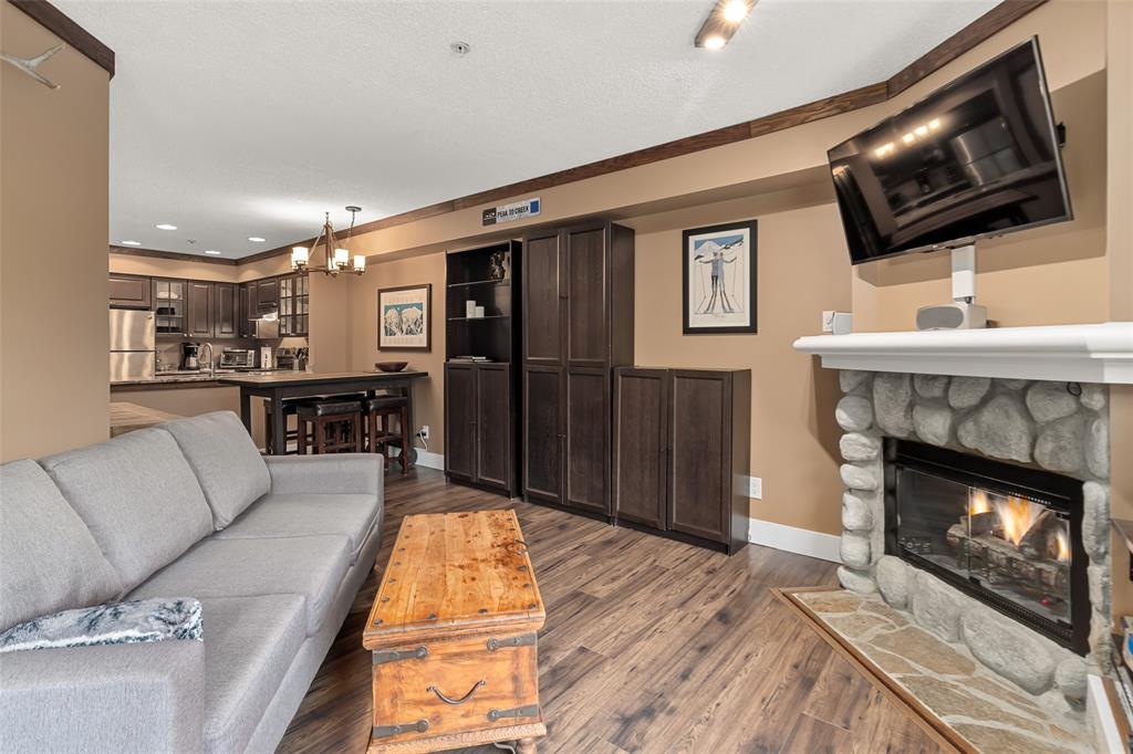 #207 – 2050 Lake Placid Road