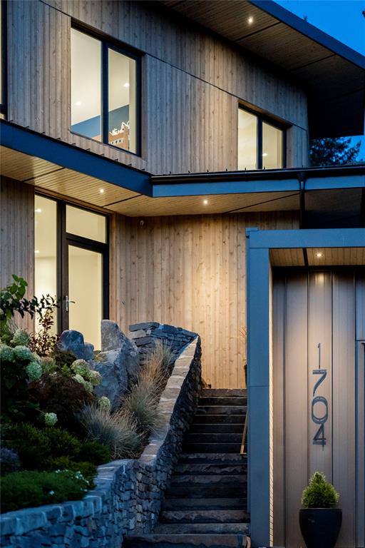 1704 Sugarloaf Place