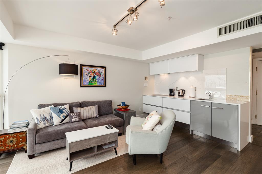 #415 – 4557 Blackcomb Way