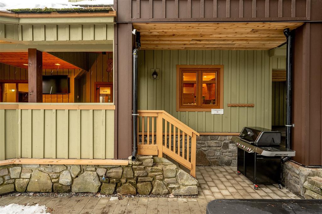 3012 Alpine Crescent