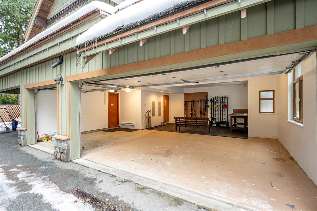 3012 Alpine Crescent