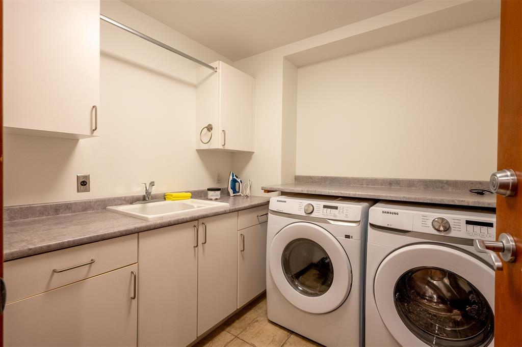 3012 Alpine Crescent