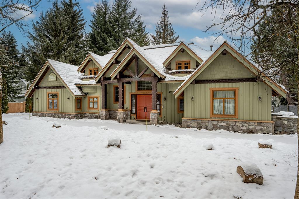 3012 Alpine Crescent