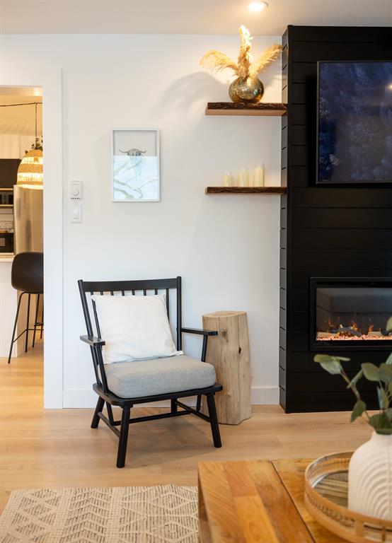 #100 – 2021 Karen Crescent