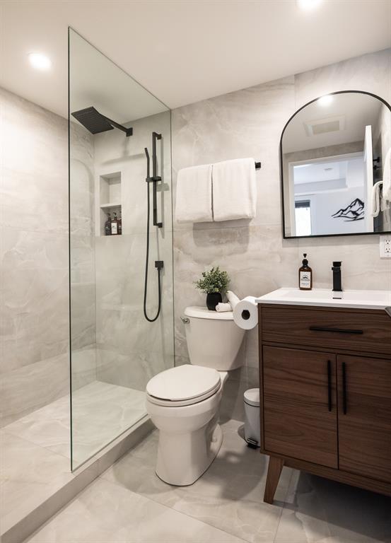 #100 – 2021 Karen Crescent