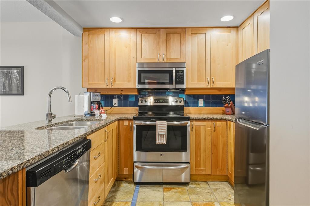 #226A – 2036 London Lane