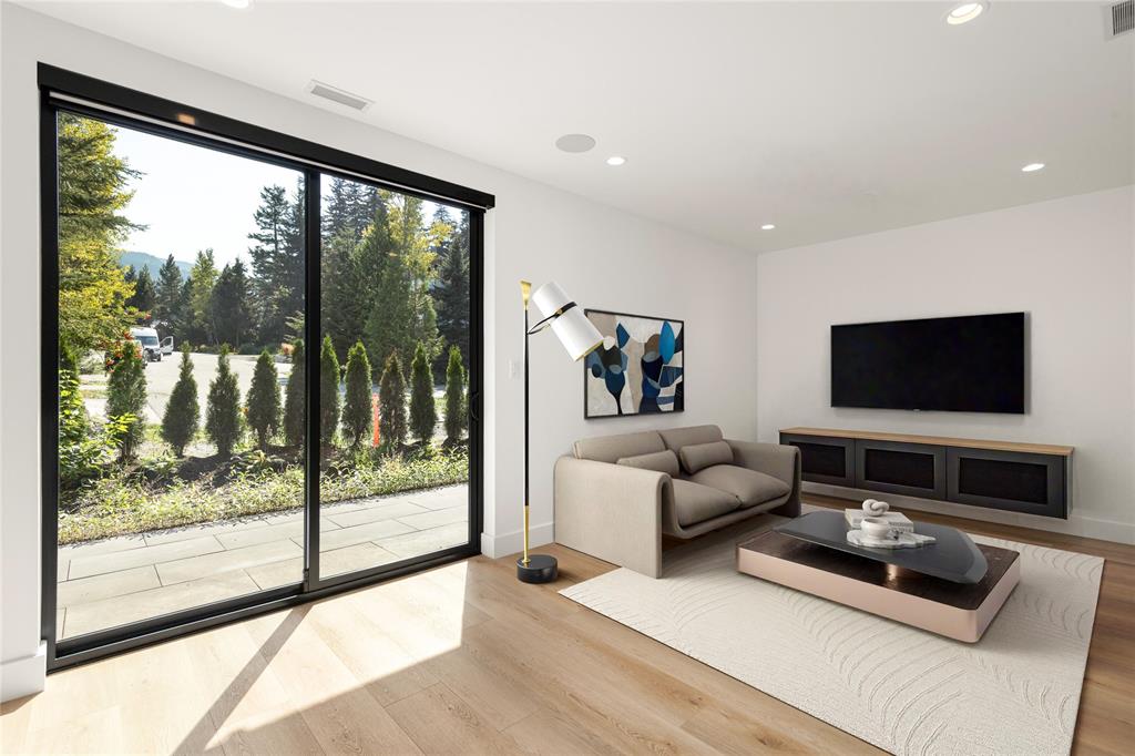 #16 – 2077 Garibaldi Way