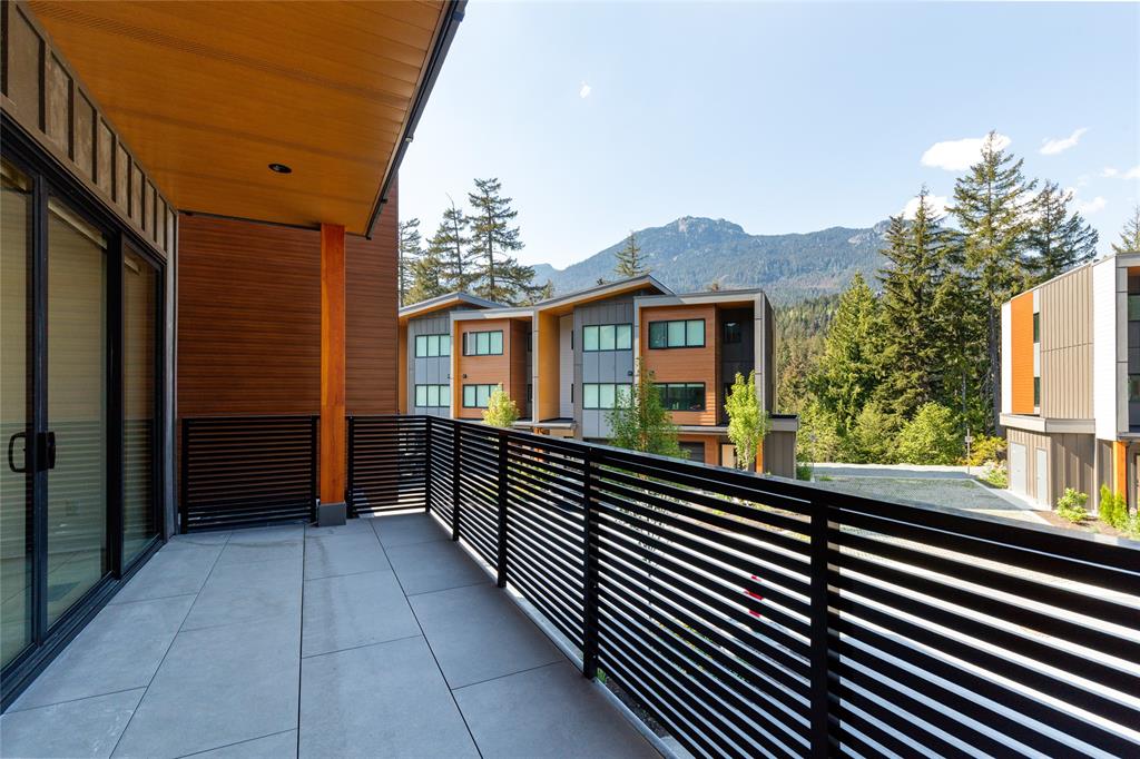 #16 – 2077 Garibaldi Way