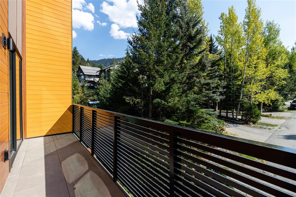 #16 – 2077 Garibaldi Way