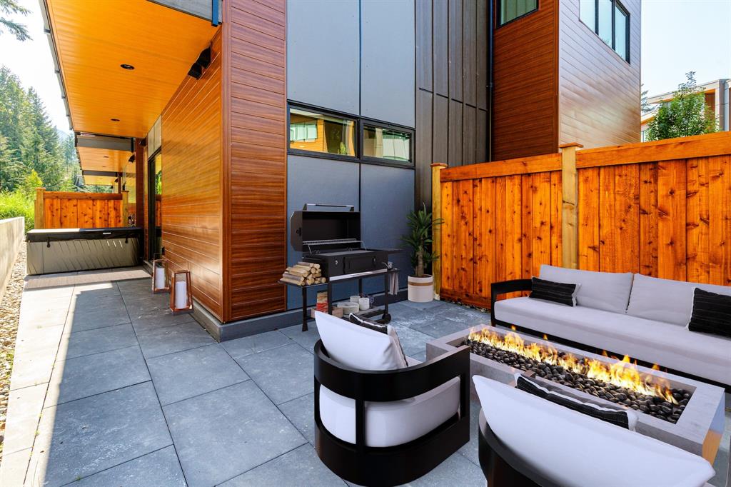 #20 – 2077 Garibaldi Way