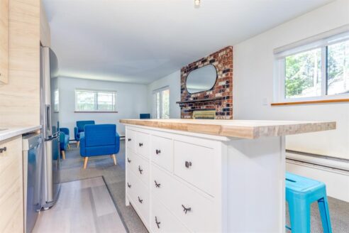 3273 Arbutus exterior and interior suite views for David Nagel real estate.