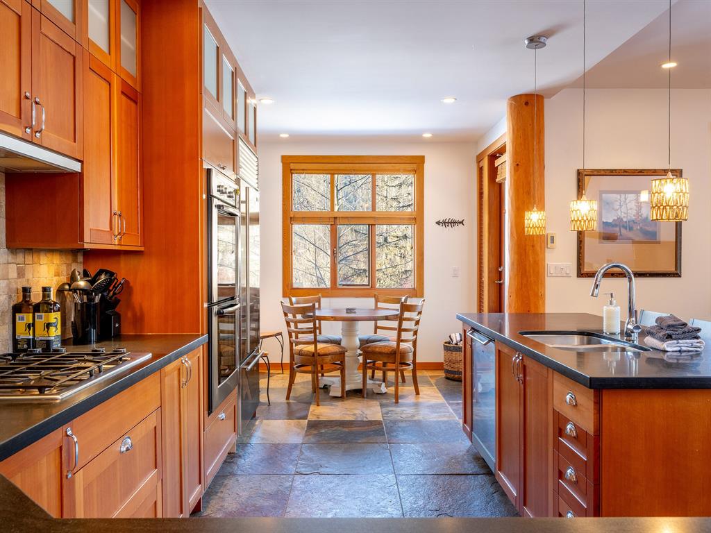 8398 Glen Abbey Lane