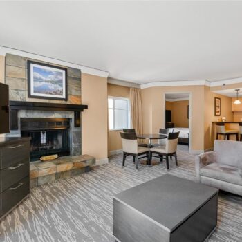 #428/430 – 4050 Whistler Way