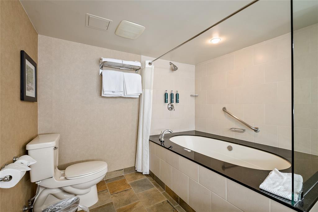 #428/430 – 4050 Whistler Way