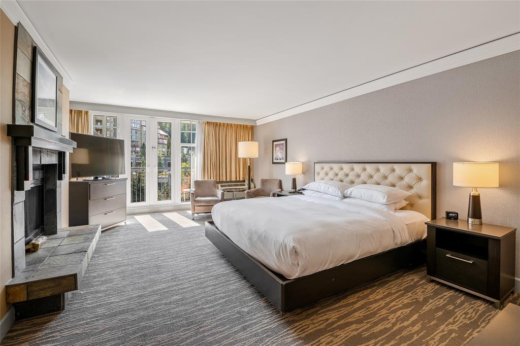 #428/430 – 4050 Whistler Way