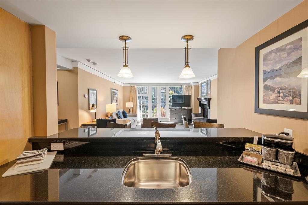 #428/430 – 4050 Whistler Way