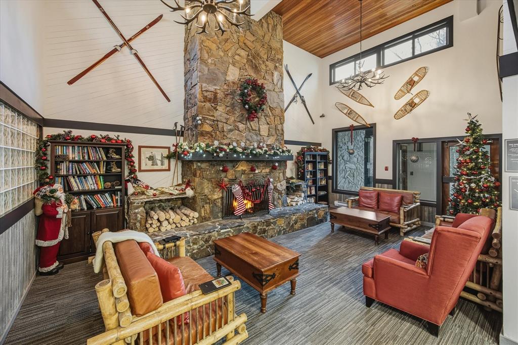 #101 – 2021 Karen Crescent