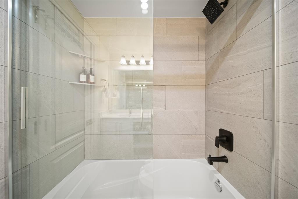 #101 – 2021 Karen Crescent