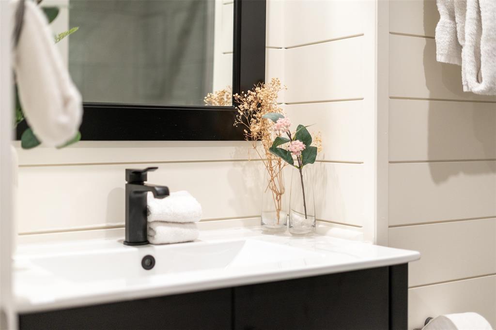 #101 – 2021 Karen Crescent