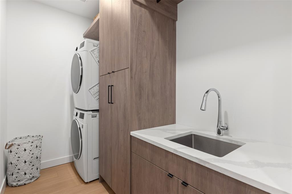 #44 – 4000 Sunstone Way