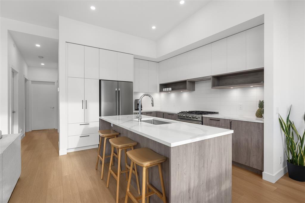 #44 – 4000 Sunstone Way