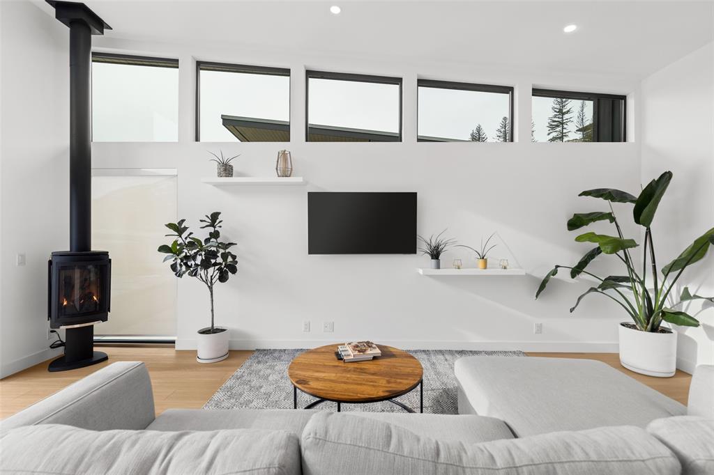 #44 – 4000 Sunstone Way