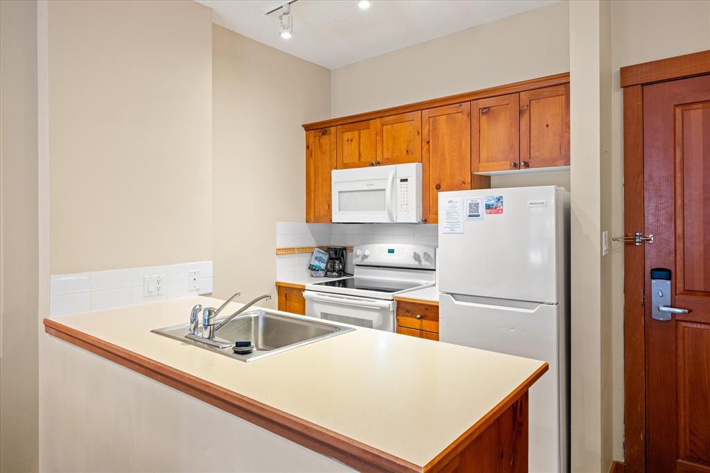 #212 – 4660 Blackcomb Way