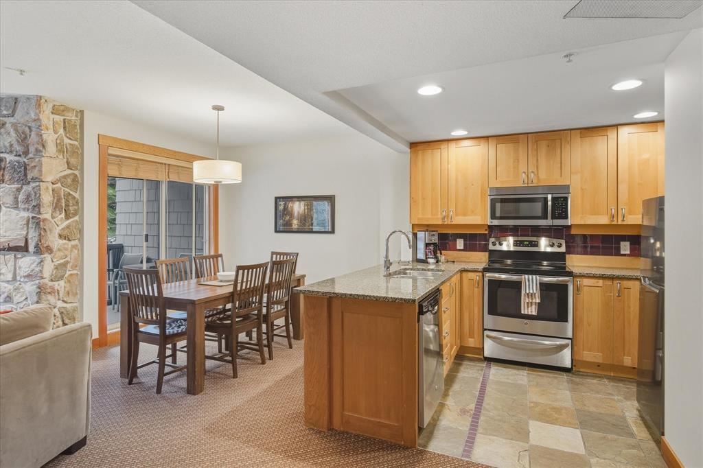 #326D – 2036 London Lane