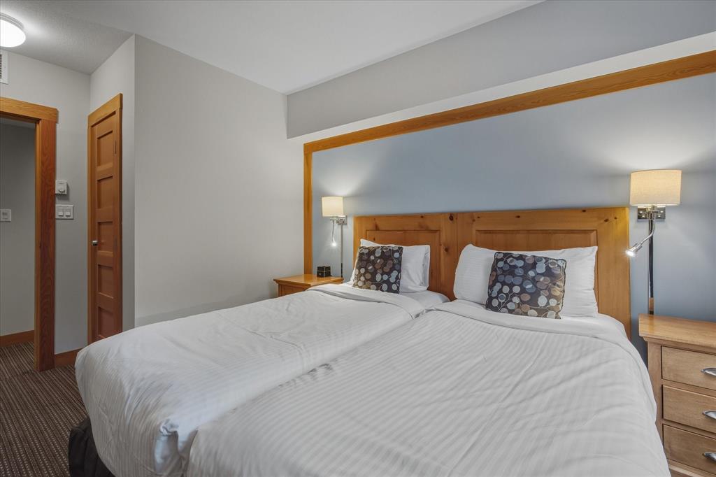 #326D – 2036 London Lane