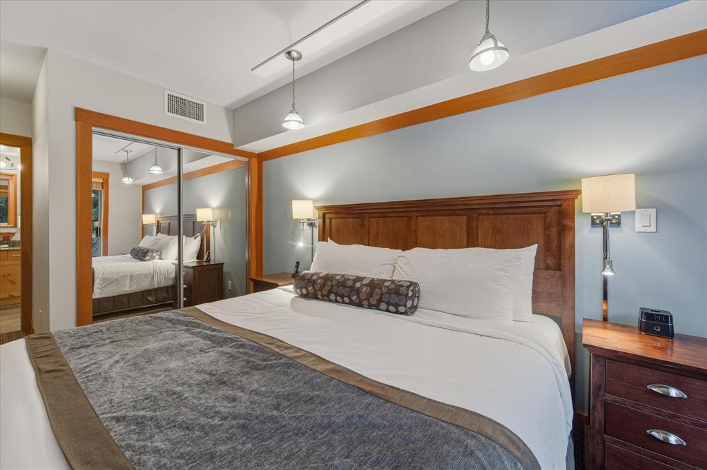 #326D – 2036 London Lane