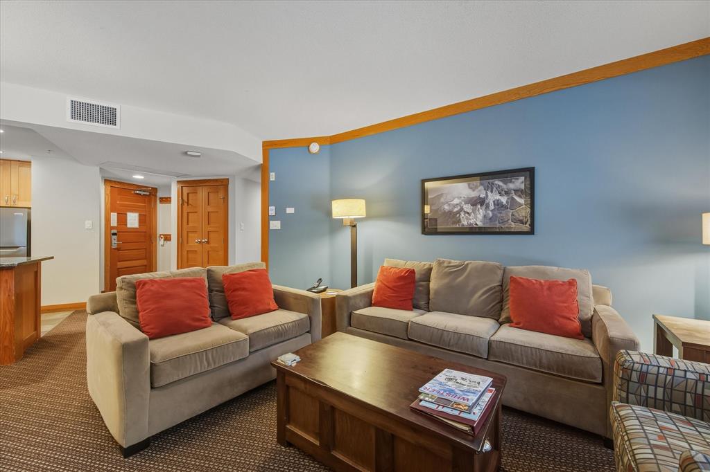 #326D – 2036 London Lane