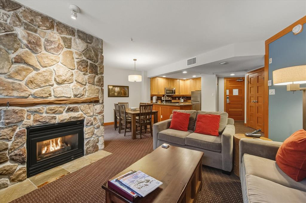 #326D – 2036 London Lane