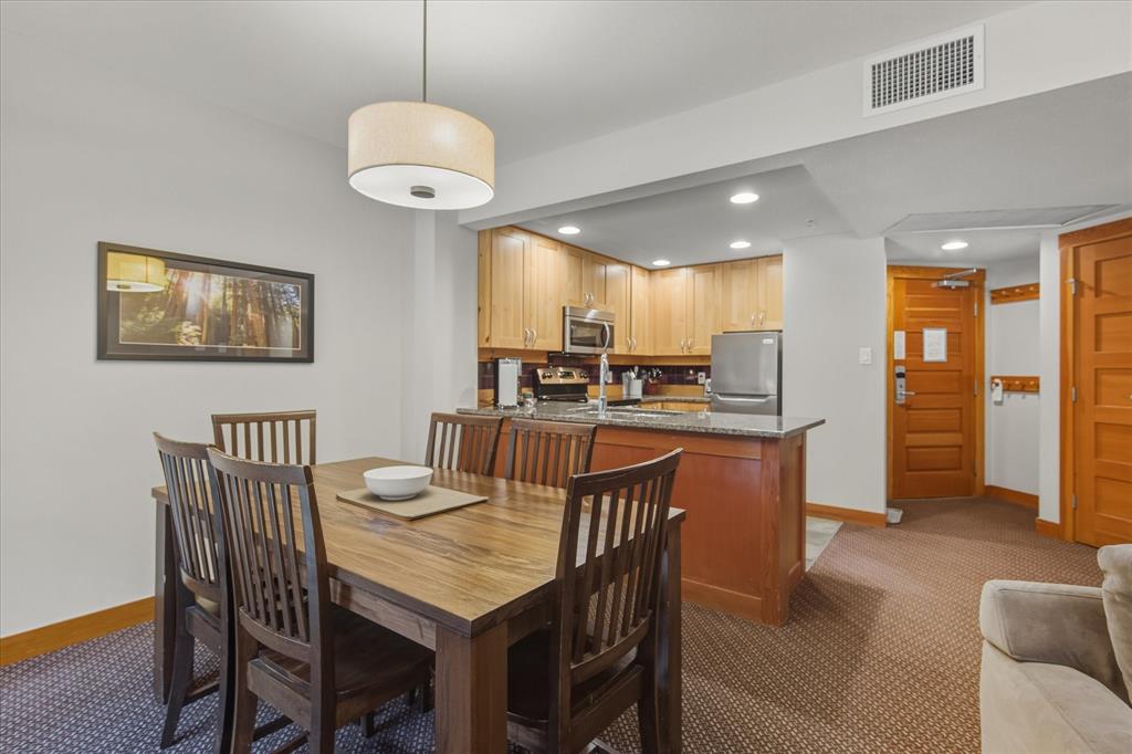 #326D – 2036 London Lane