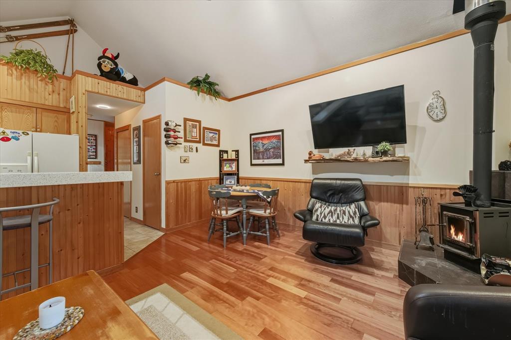 #202 – 3050 Hillcrest Drive