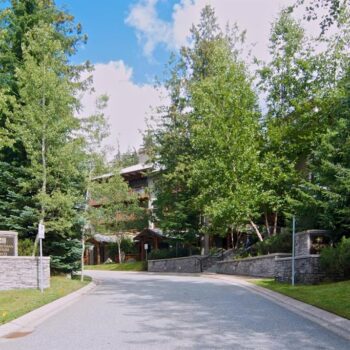 #310G2 – 4653 Blackcomb Way