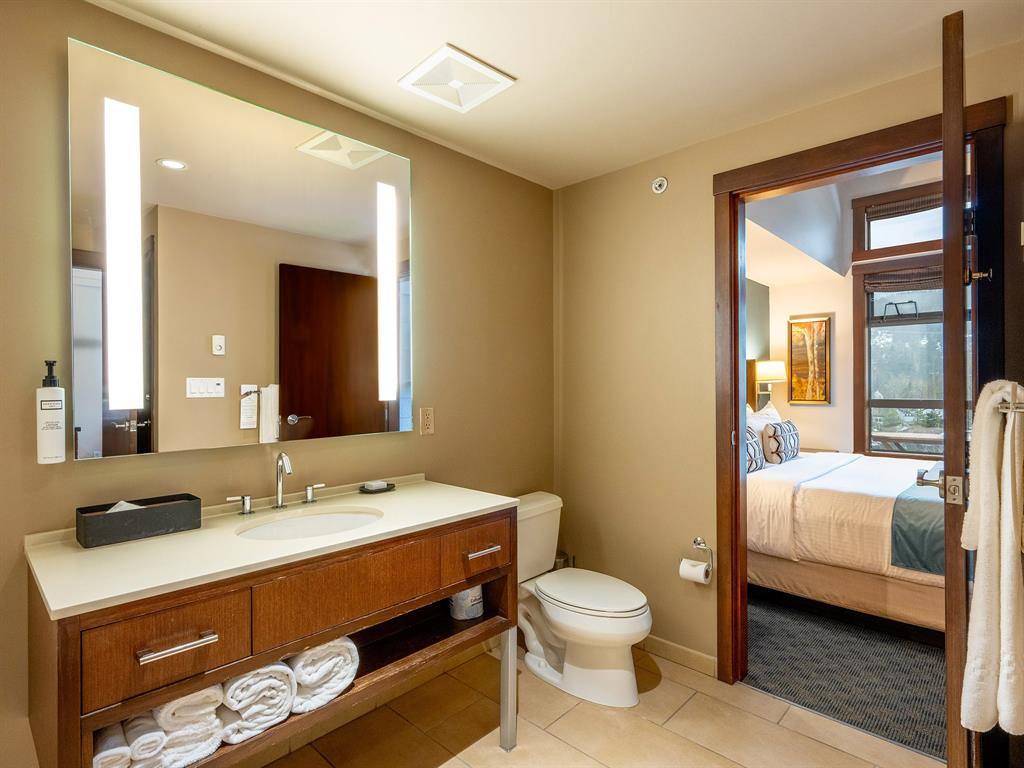 #414A – 2020 London Lane