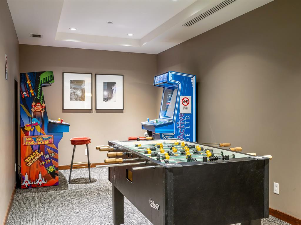 #414A – 2020 London Lane