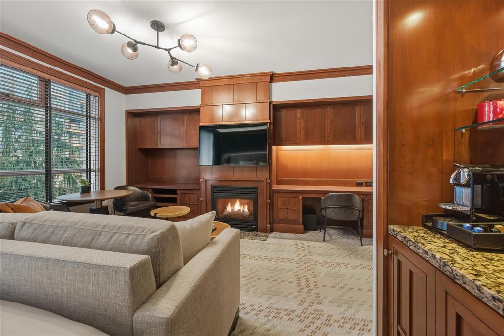 #454 – 4591 Blackcomb Way