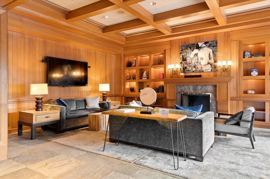 #454 – 4591 Blackcomb Way