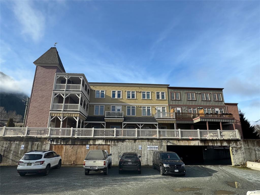 #302 – 7330 Arbutus Street