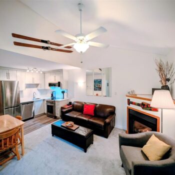 #216 – 3070 Hillcrest Drive