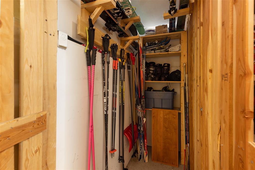 #216 – 3070 Hillcrest Drive