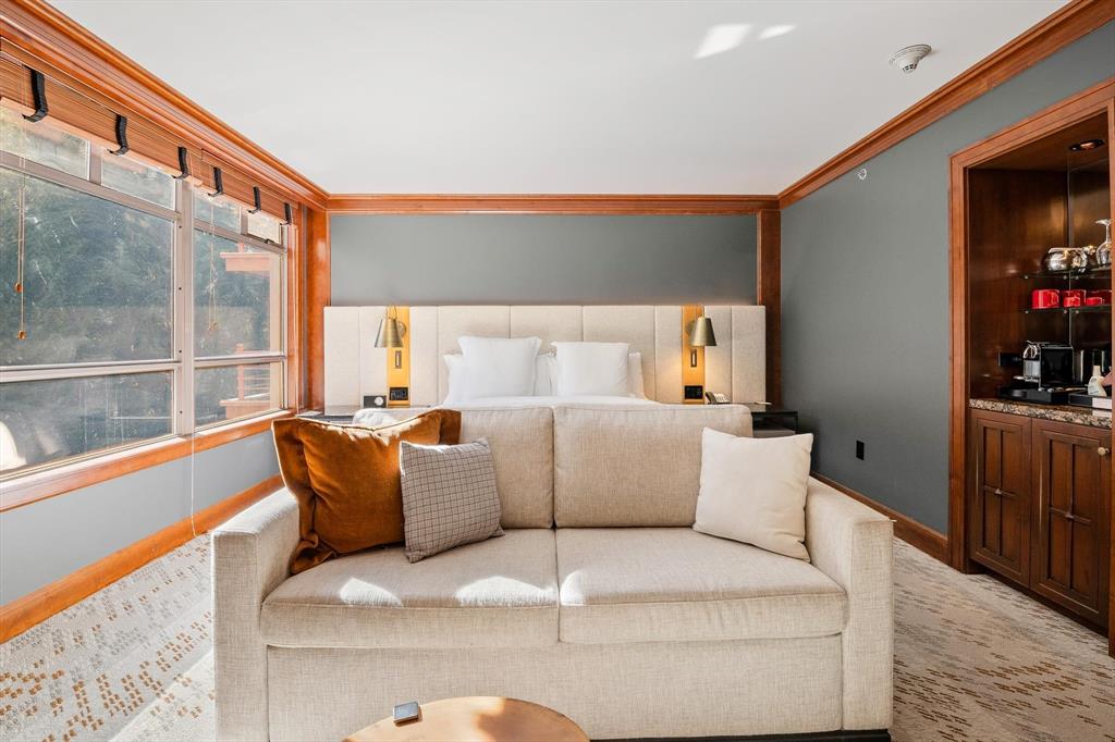 #518 – 4591 Blackcomb Way