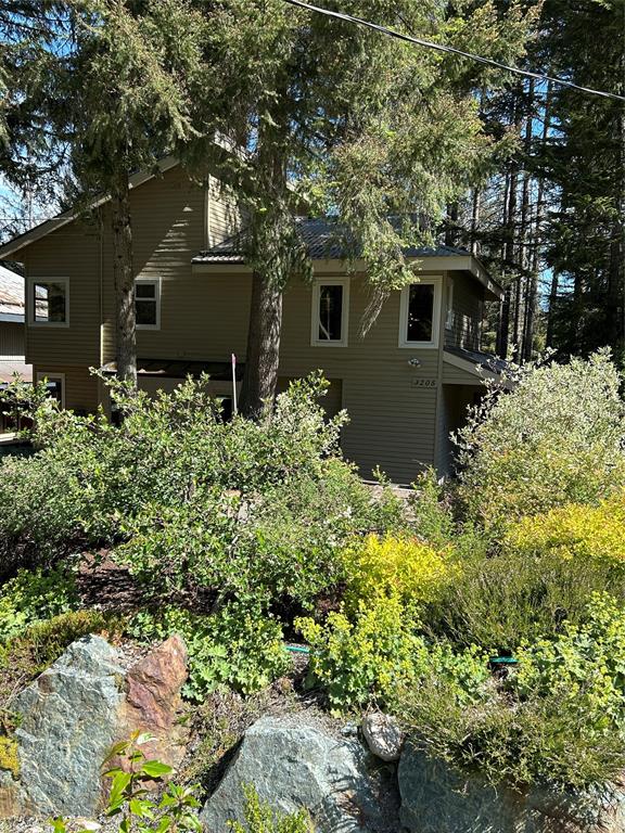 3205 Arbutus Drive