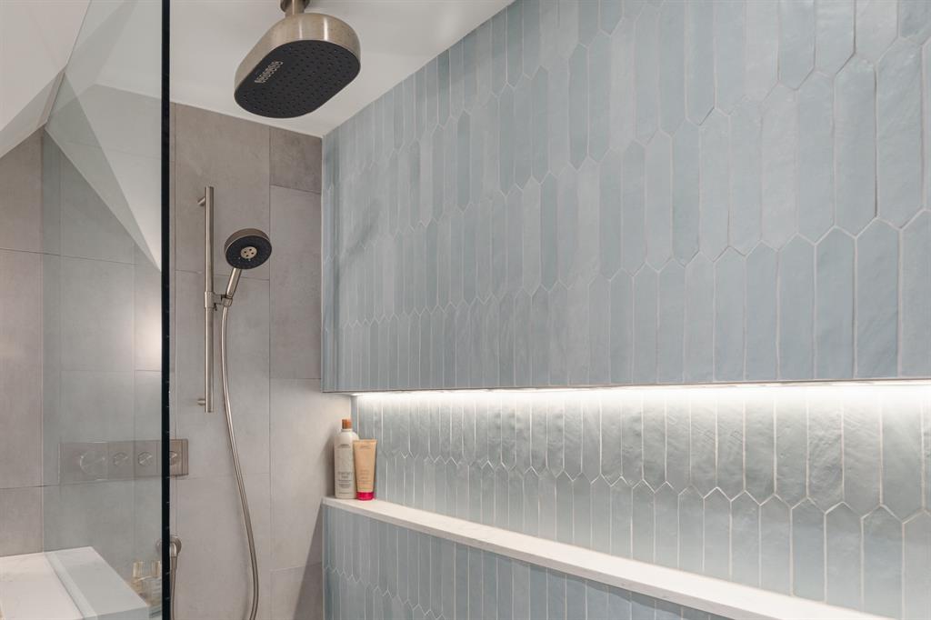 #3 – 4725 Spearhead Drive