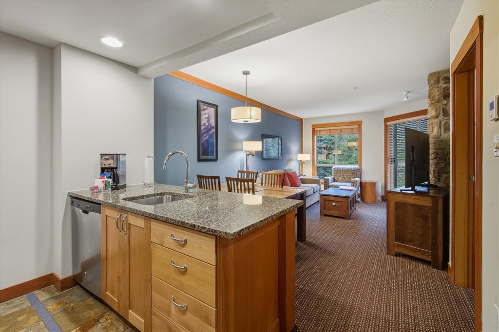 #430D – 2036 London Lane