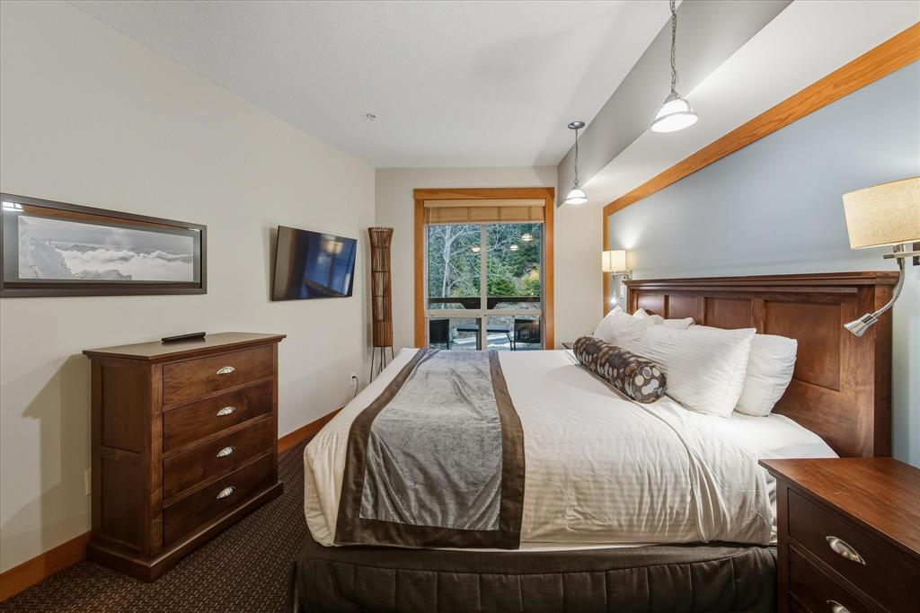 #430D – 2036 London Lane